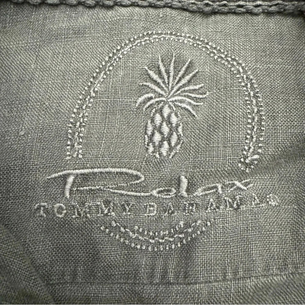Excellent condition Tommy Bahama Relax 100% linen button down shirt. Gray, small - Picture 3 of 9
